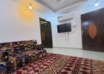 غرفة نوم و ألعاب اطفال خارجيه.