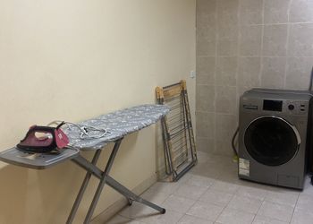 شقةبثلاث غرف نوم وصالة جلوس 