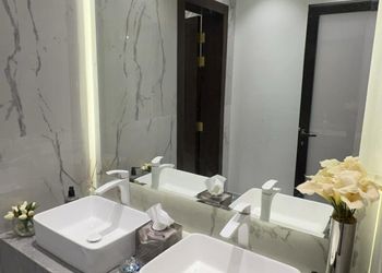 استراحة بمسطح اخضر ومجالس
