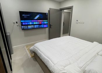 استديو بأثاث مريح وبسيط 