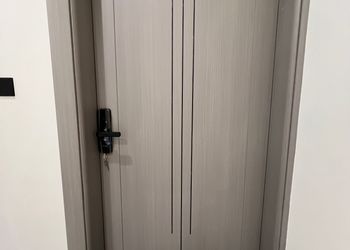شقة بصالة أنيقة ودخول ذاتي