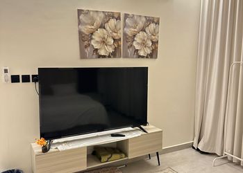 استديو بأثاث مريح وبسيط 