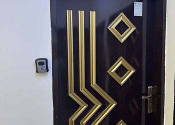 استديو بسرير ماستر وجلسة جانبية 