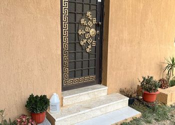 ديوانية ببيت شعر وفناء خارجي 