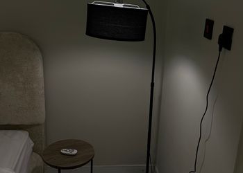 شقة بغرفة معيشة وغرفة نوم 