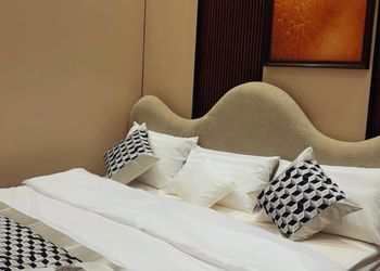 شقة بغرفة معيشة وغرفة نوم 