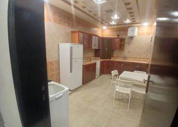 شقة بغرفتين نوم وصالة 
