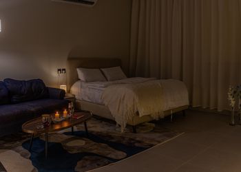 استديو بتصميم هادئ ودخول ذاتي