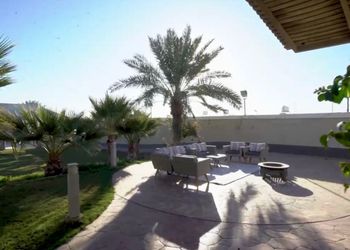 استراحة بمسبح
