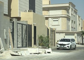 شقة بغرفتين نوم وصالة 