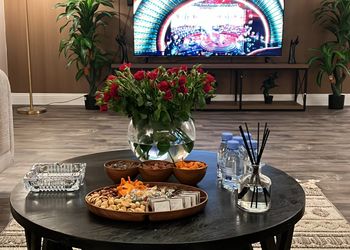استديو بسرير مريح ومساحة واسعة 