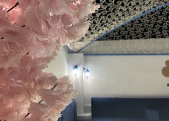 شاليه بجلسة خارجية ومجالس واسعة
