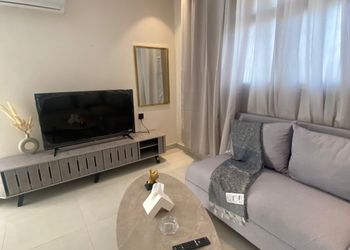 استديو بسرير ماستر وجلسة جانبية