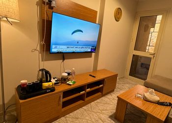 شقة بغرفتين نوم وغرفة جلوس 