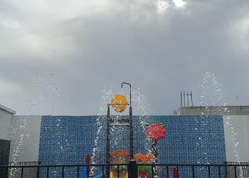 شاليه بمجلس ومسبح خارجي 