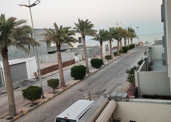 شاليه بمجالس ومسبح خارجي