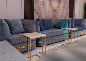 شاليه بمجلس وفناء خارجي