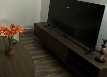 شقة بدخول ذاتي وصالة مريحة 