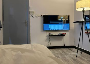 استديو بسرير ماستر ودخول ذاتي