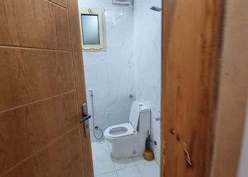 شاليه بمسبح خارجي وجلسة خارجية