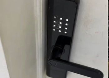 استديو بسرير ماستر وجلسة جانبية