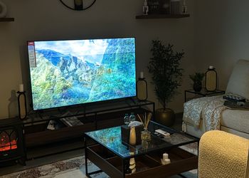 شقة بصالة أنيقة ودخول ذاتي