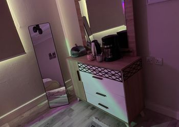 استديو بسرير ماستر وجلسة جانبية
