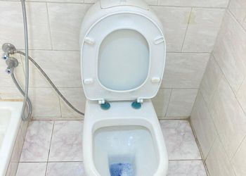 شقة بغرفتين نوم وأثاث مريح