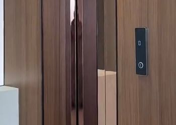 استديو بأثاث مريح وبسيط 