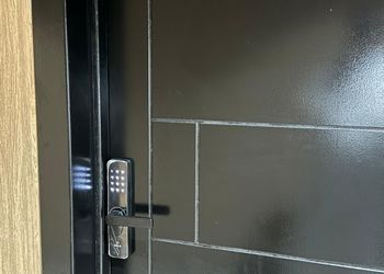 استديو بسرير ماستر وجلسة جانبية