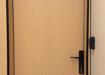 استديو بسرير ماستر وجلسة جانبية 