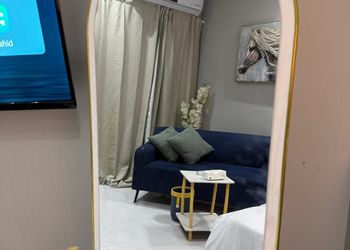 استديو بسرير ماستر وجلسة مريحة 