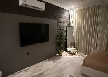 استديو بسرير ماستر وجلسة جانبية 