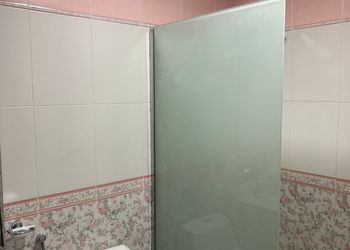 ڤيلا بمسبح مطل على البحر