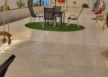 شقة بغرفتين نوم وأثاث مريح