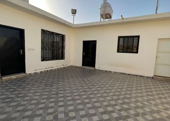 شاليه بملعب كرة طائرة