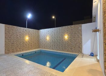 شاليه بمجلس وفناء خارجي