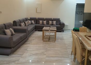 شاليه بمسطح اخضر و مسبح