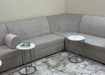 استديو بأثاث مريح وبسيط 