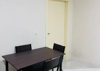 شقة بغرفتين نوم وصالة جلوس 