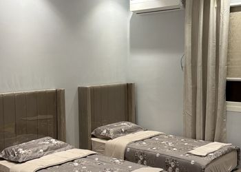 شقة بغرفتين نوم وصالة