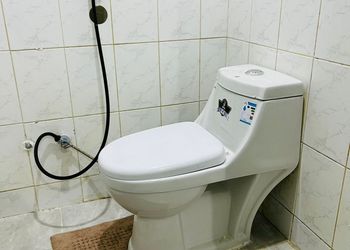 استديو بأثاث مريح وبسيط 