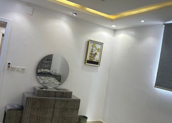 شقة بغرفة معيشة وغرفتين نوم 