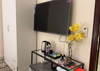استديو بأثاث مريح وبسيط 