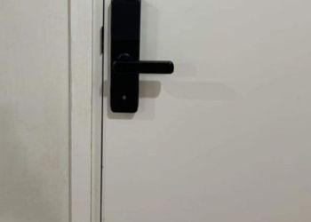 شقة بغرفة معيشة وغرفة نوم 