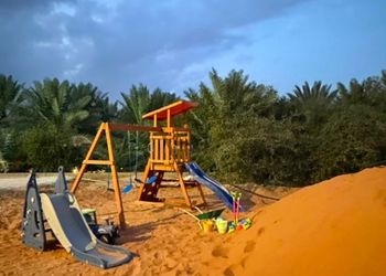 مزرعة بمجالس واسعة وأجواء ممتعة