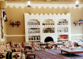 استراحة بمسطحات خضراء وملاعب