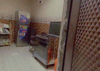 استراحة بمسطح اخضر وجلسه خارجيه