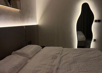 استديو بسرير ماستر وجلسة جانبية