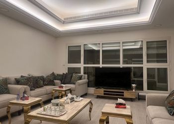 شاليه بمسطح اخضر وجلسة خارجية 